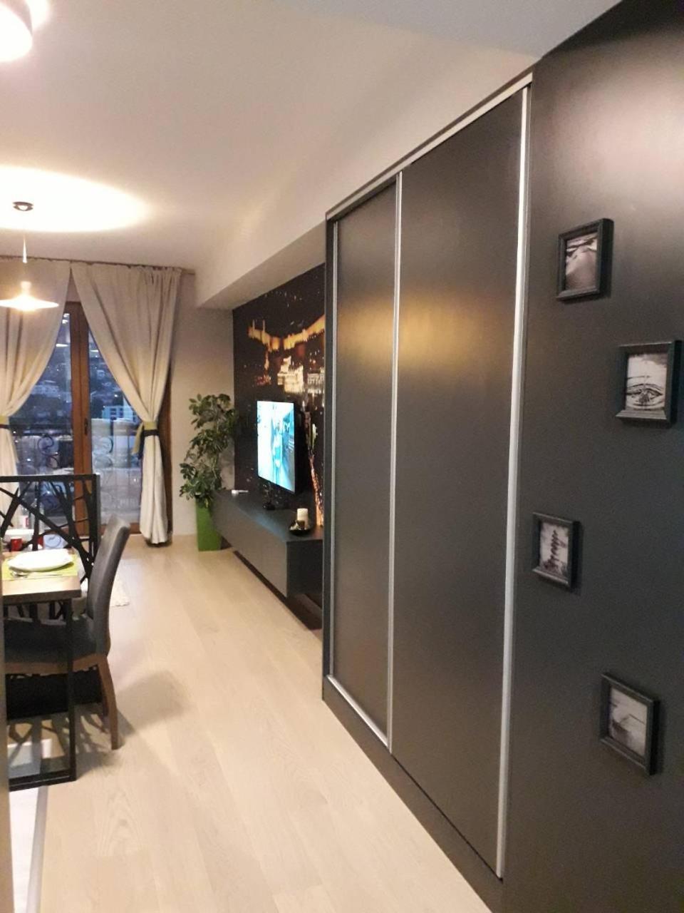 Gabriela & Marjan Luxury Self Check-In Flatiron Apartment Skopje Exterior photo